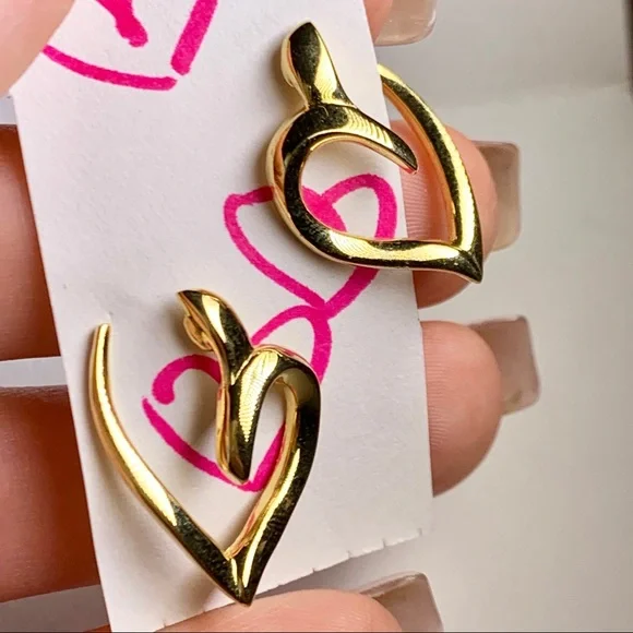 ♥️ GOLD Plated Earrings - Picture 1 of 4